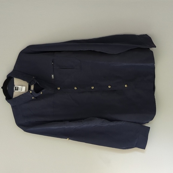 Men's Large North Face button down shirt. Navy North Face shirt.